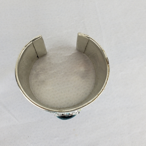 Pretty Boho Silver Tone Cuff Bracelet Teal Center Stone - Picture 8 of 9